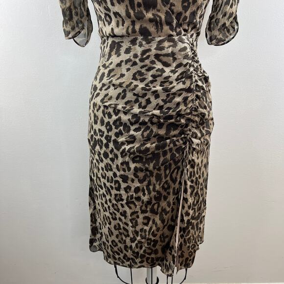 NICHOLAS Brown Surplice Leopard Print Neck Ruched Front 3/4 Sleeve Classic Fit - Picture 5 of 9
